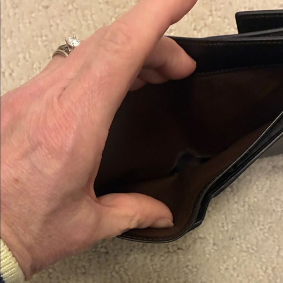 Gucci Compact Hook Wallet 👝 - Picture 4 of 7